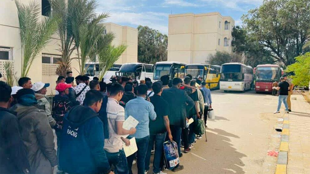 লিবিয়া থেকে দেশে ফিরেছেন আরও ৩০৯ বাংলাদেশি